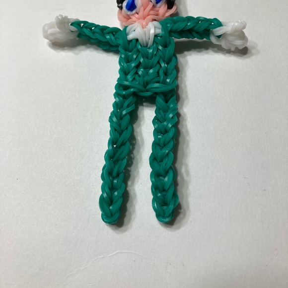 Rainbow Loom Christmas Elf Charm - Picture 6 of 6